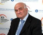 Евгений Ясин
